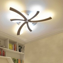 Moderne plafondlamp in de vorm van een paardenbloem