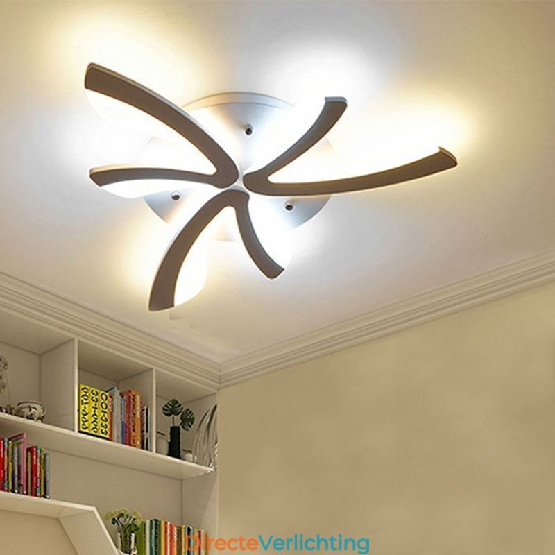 Moderne plafondlamp in de vorm van een paardenbloem