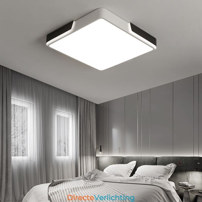 Moderne eenvoudige plafondlamp met ronde inbouwmontage