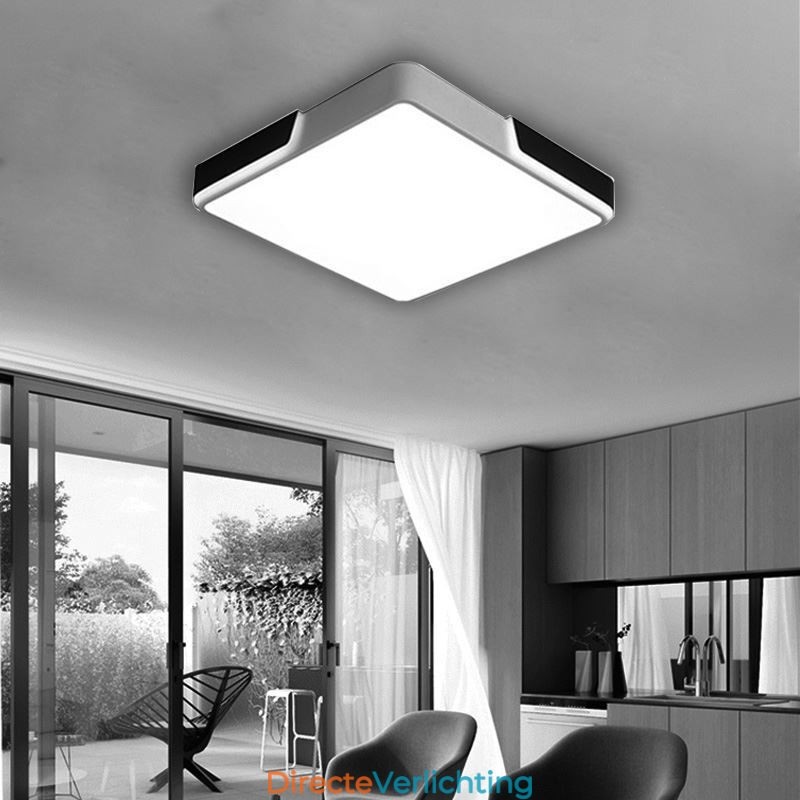 Moderne eenvoudige plafondlamp met ronde inbouwmontage