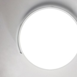 Moderne eenvoudige plafondlamp met ronde inbouwmontage