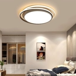 Moderne eenvoudige plafondlamp met geometrische montage, vierkant frame en lamplicht