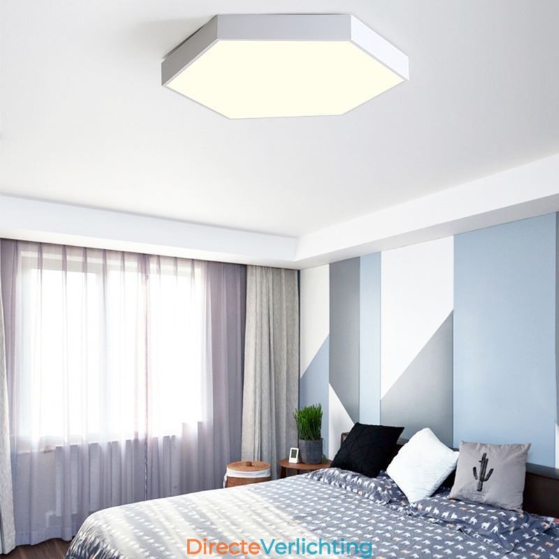 Moderne eenvoudige plafondlamp met zeshoekige inbouw