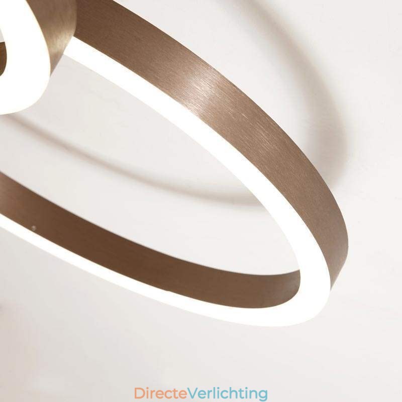 Moderne eenvoudige plafondlamp met creatieve inbouw, warme verlichting