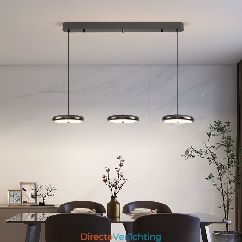 Plafondlamp met drie koppen en hanglamp