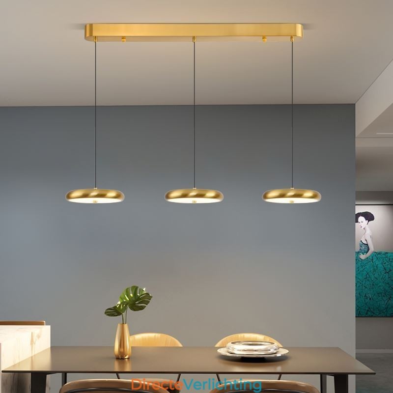 Plafondlamp met drie koppen en hanglamp