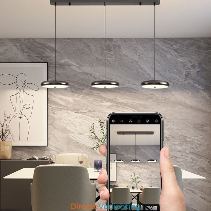 Plafondlamp met drie koppen en hanglamp