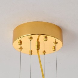 Moderne kroonluchter met schelpglasverlichting voor in de eetkamer