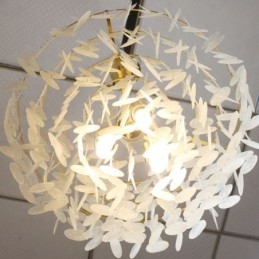 Hanglamp in de vorm van een Europese schelp