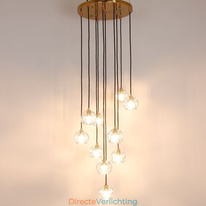 Moderne kristallen plafondlamp in de vorm van een voetbal