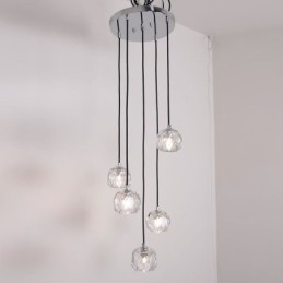 Moderne kristallen plafondlamp in de vorm van een voetbal