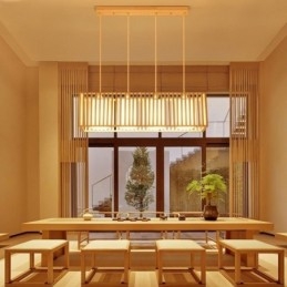Minimalistische hanglamp in de vorm van een houten kooi