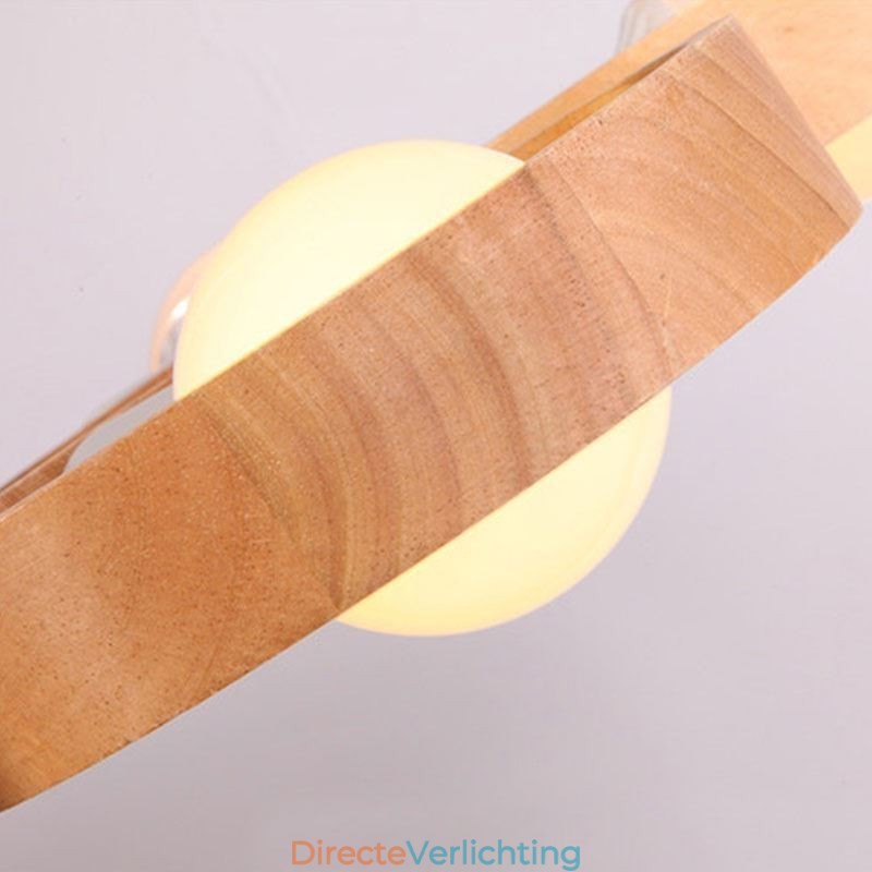 Unieke hanglamp van hout uit Scandinavië