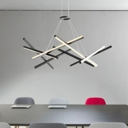 Moderne eenvoudige hanglamp in de vorm van een vogelnest in silicagel