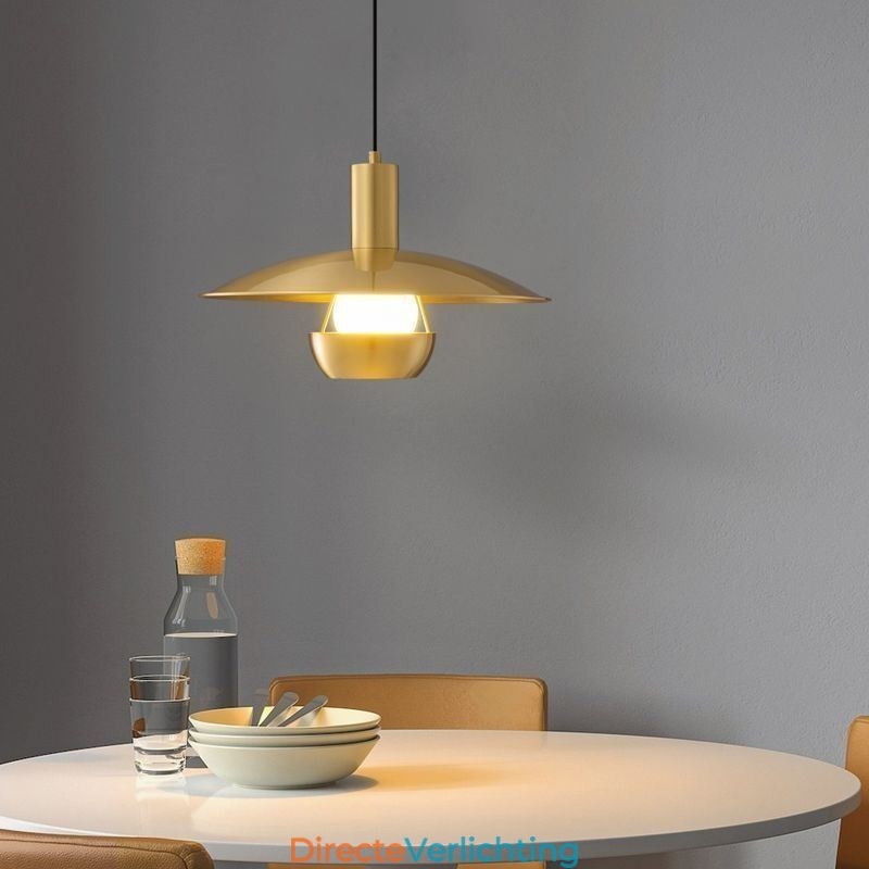 Geborsteld gouden hanglamp met enkele kop