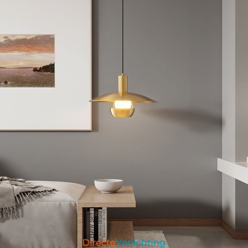 Geborsteld gouden hanglamp met enkele kop
