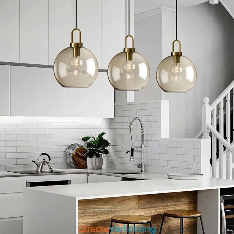 3-lichts hanglamp met glazen kap eiland