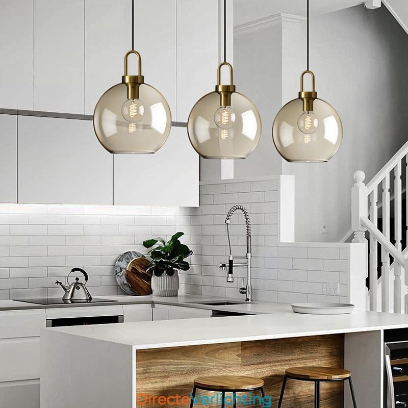 3-lichts hanglamp met glazen kap eiland
