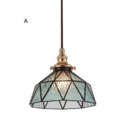 Geometrische hanglamp van gebrandschilderd glas