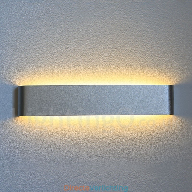 Lange moderne eigentijdse wandlampen en wandlampen voor binnen Metalen wandlamp IP 44 voor badkamer Slaapkamer Woonkamer
