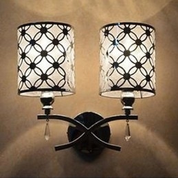 De twee wandlampen