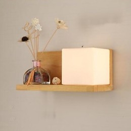 Creatieve eigentijdse en gecontracteerde wandlamp van massief hout en glas