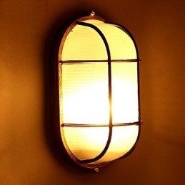 Creatieve persoonlijkheid herstelt oude manieren Glazen wandlampverlichting