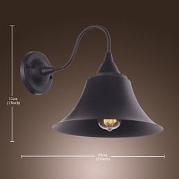Artistieke wandlamp met retro metalen kap en beugel