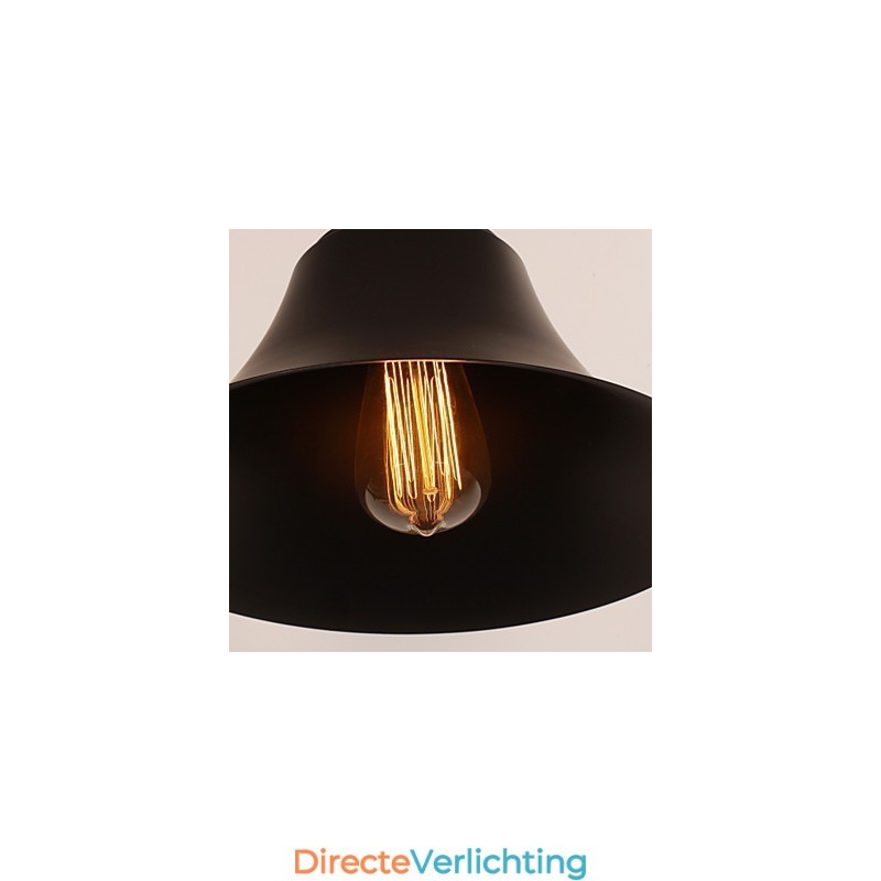 Artistieke wandlamp met retro metalen kap en beugel