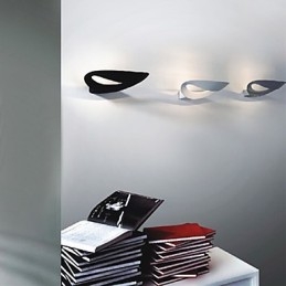 Artistieke wandlamp met 1 lichtbron in zwart-wit