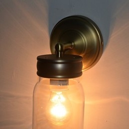 Rustieke wandlamp in flesvorm