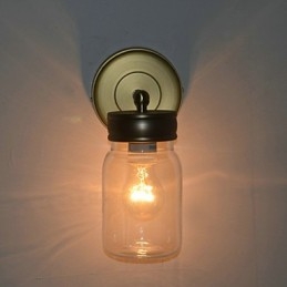 Rustieke wandlamp in flesvorm