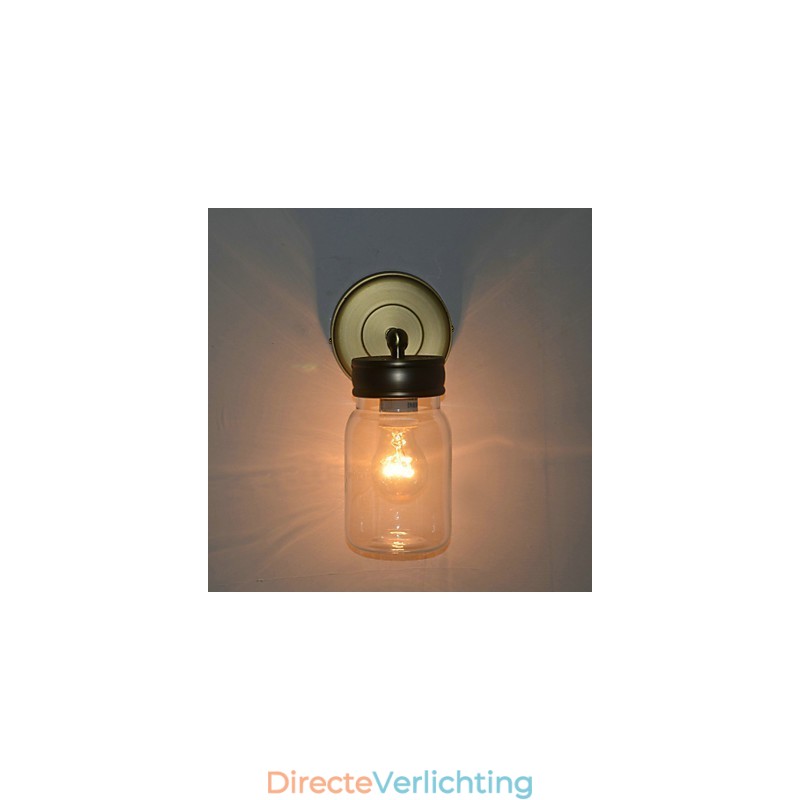 Rustieke wandlamp in flesvorm