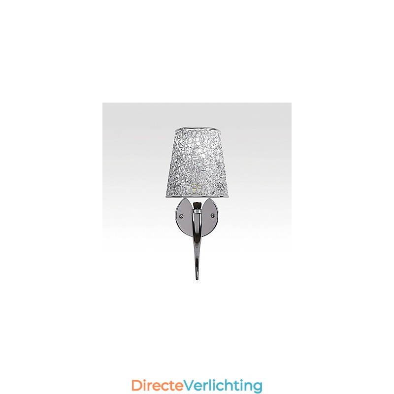 Zilveren bedlamp leeslamp wandlampen loodgieterswerk val achtergrond spiegellicht