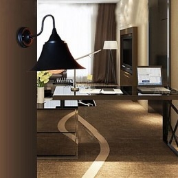 Designer Duds Loft Style Oude Zwarte IJzeren Kap Wandlamp