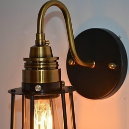 Wandlamp in gecontracteerde stijl in Noord-Amerika