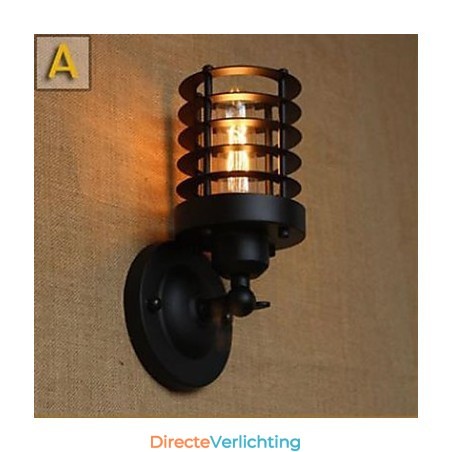 Donkere gangtrap Het balkon van het hoofdeinde van een bed Decoratieve wandlamp Donkere gangtrap Het balkon van het hoofdeinde van een bed Decoratieve wandlamp