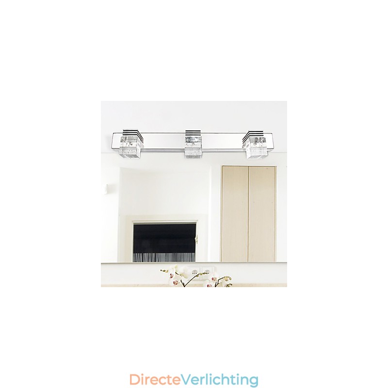 Moderne wandlamp met glazen bubbel kubusvormige kap spiegelfront stijl