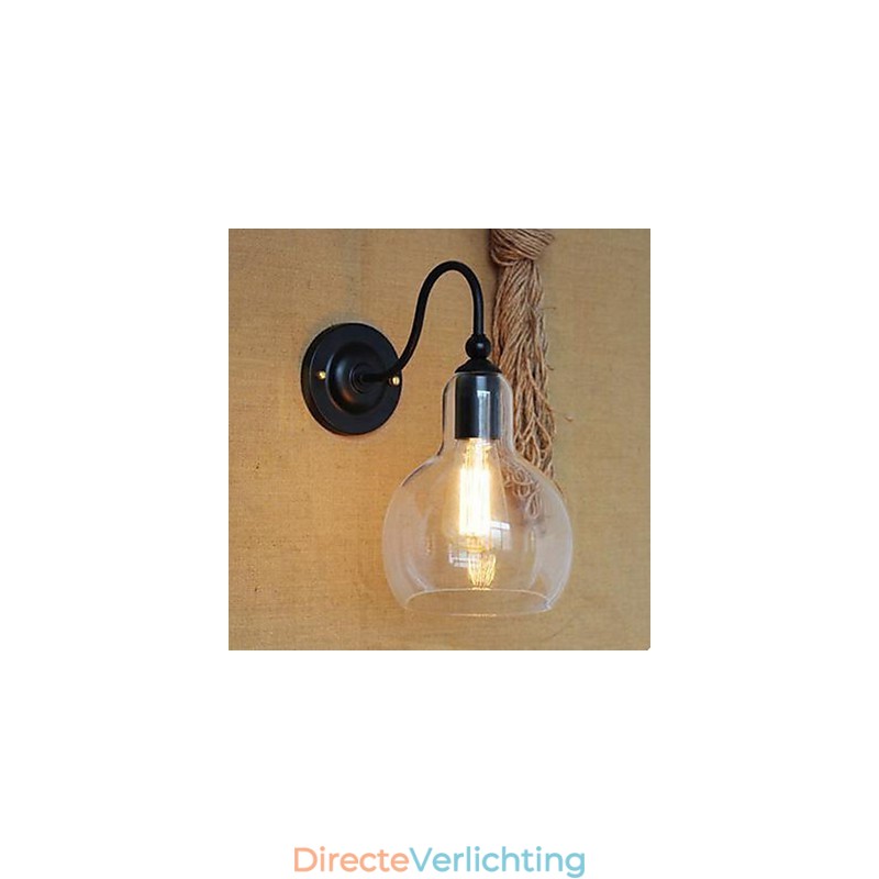 Moderne restaurantversiering wandlamp van smeedijzer en glas
