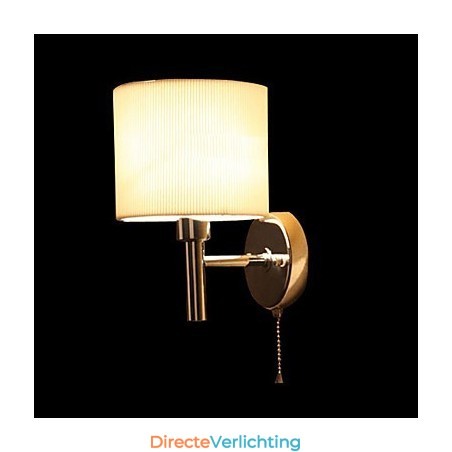 Stijlvolle wandlamp van metaal en stof met 1 lamp in witte cilinder Stijlvolle wandlamp van metaal en stof met 1 lamp in witte cilinder