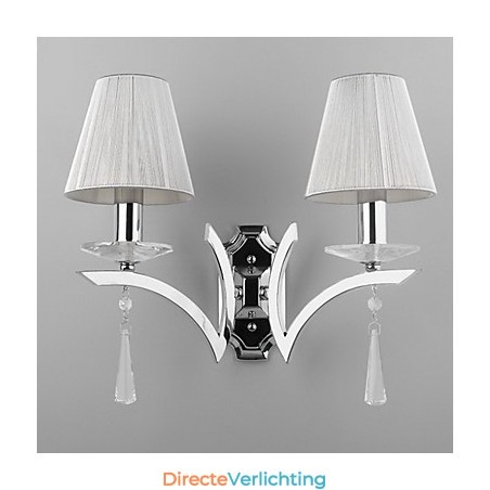 Elegante wandlamp met 2 lampen, versierd met kristallen druppels Elegante wandlamp met 2 lampen, versierd met kristallen druppels