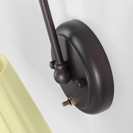Wandlamp van ijzer met stoffen kap in 1 lamp