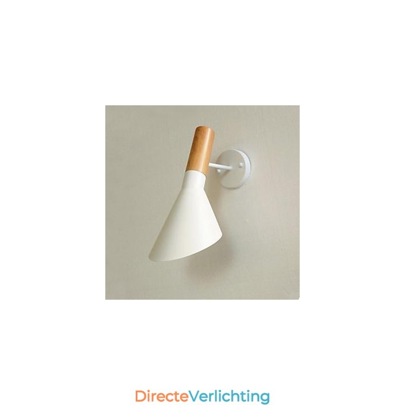Moderne eenvoudige woonkamer bed smeedijzer imitatie hout wandlamp