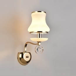 Moderne eigentijdse gegalvaniseerde functie voor wandlampen met kristalsfeerverlichting