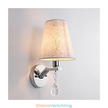 Moderne, eigentijdse, gegalvaniseerde landelijke wandlamp met sfeerverlichting Moderne, eigentijdse, gegalvaniseerde landelijke wandlamp met sfeerverlichting