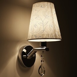 Moderne, eigentijdse, gegalvaniseerde landelijke wandlamp met sfeerverlichting