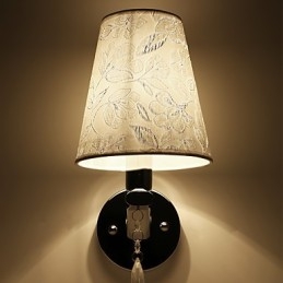 Moderne, eigentijdse, gegalvaniseerde landelijke wandlamp met sfeerverlichting