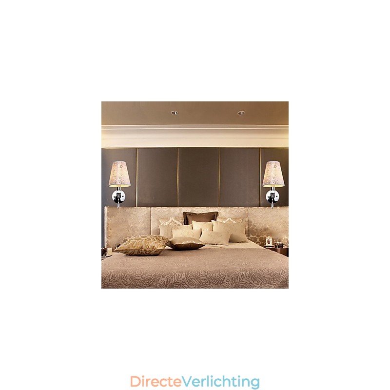 Moderne, eigentijdse, gegalvaniseerde landelijke wandlamp met sfeerverlichting