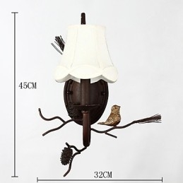 Noord-Amerikaanse vintage metalen wandlamp met harsvogel en dennenappel, geschikt voor de woonkamer/eetkamer/wandlamp