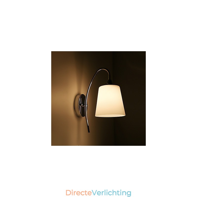 Moderne, eigentijdse, gegalvaniseerde landelijke wandlamp met sfeerverlichting